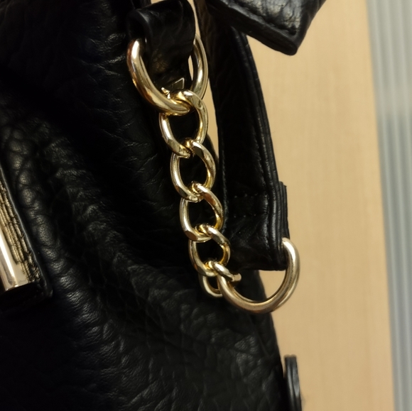 Jessica Simpson Tote Bag in Black Pebble, 4 Pockets, Shoulder Strap and Handles - Picture 5 of 15